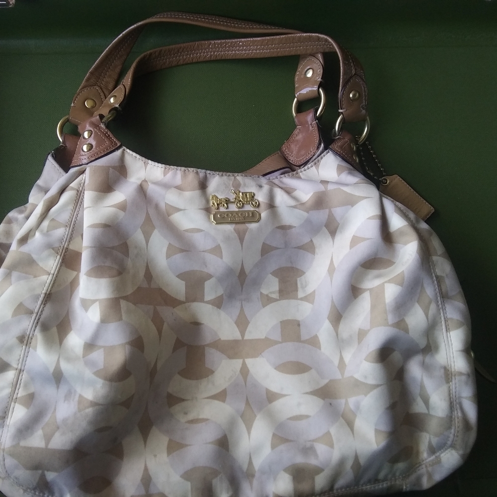 Large Coach Bag Purse. Many pockets!